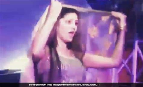 Sapna Choudhary Dance Video Bhojpuri Punjabi Haryanvi Bollywood सपना चौधरी ने घूंघट में मचाया