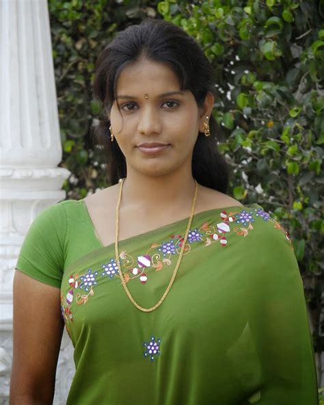 Desi Tamil Hot Housewife And Girls Beautiful Pictures Beautiful Desi