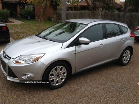 2013 ford focus hatchback has 76,000 miles runs and drives great the right side of the body doesn't look too well it's been dinged up and banged up a little bit 2013 ford focus. 2012 Ford Focus Se Hatchback 4 - Door 2. 0l, Silver, 4 Cil ...