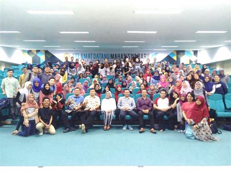 Alumni Fakultas Farmasi Universitas Padjadjaran