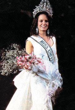 Detentrice del titolo di miss cile 1987, bolocco è stata incoronata miss universo il 26 maggio 1987, dopo aver battuto le sessantasette delegate delle altre nazioni e diventando la prima. MUJERES HOMBRES FOTOS NOTICIAS: FOTOS DE CECILIA BOLOCCO