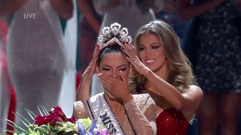 Full english miss universe 2017 top 16 announcement hd. Miss Universe 2017 Crowning Moment - YouTube