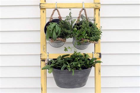 Diy Vertical Garden For Your Porch Angie Holden The Country Chic Cottage