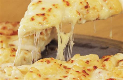 This Uk Pizza Chain Has Just Launched A Mac N Cheese Stuffed Crust