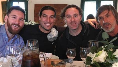She acquired her mother's love of the kitchen, preparing new dishes using authentic ingredients prepared in a fresh new way. Quién es "Pepe" Costa, el íntimo de Messi que no se ...