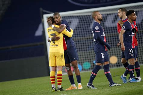 Find out about all the players currently at your favourite team and access all the information and stats. Paris Saint-Germain squad for Barcelona clash | Paris ...