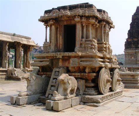 10 Historic Indian Buildings Everyone Needs To See