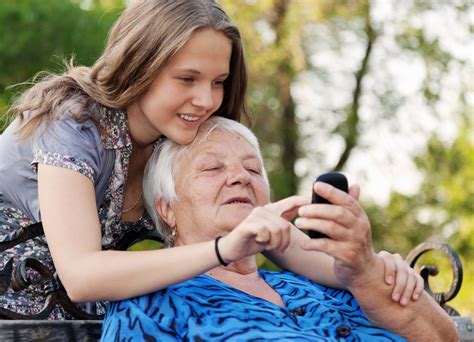 8 правил которые помогут наладить отношения с бабушкой и дедушкой Телефон доверия 8 800 2000 122