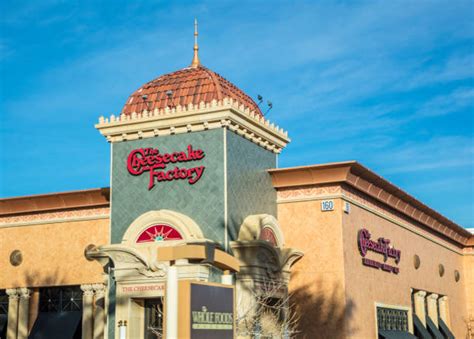30 The Cheesecake Factory Photos Stock Photos Pictures And Royalty Free