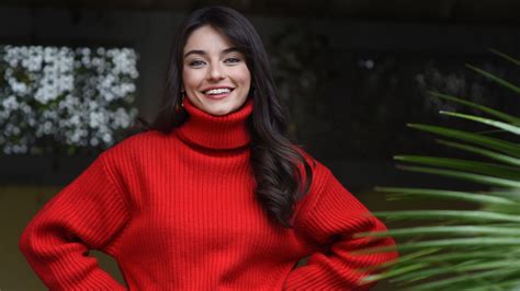 Güzel birkadının en merak edilenleri özel hayatı olabiliyor. Ayça Ayşin Turan: 'Halide ayakta duran güçlü bir insan ...
