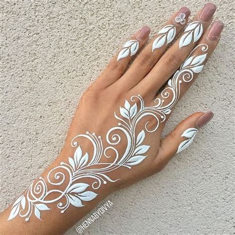 10 Gorgeous White Henna Designs Every Henna Lover Should Try