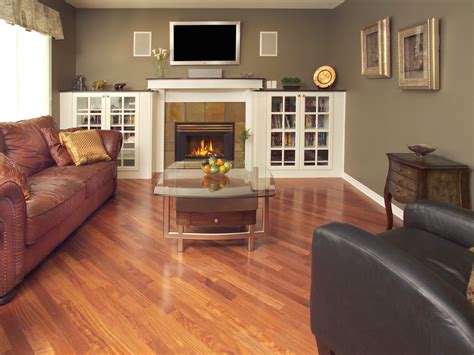 Patterned flooring is a unique and stylish way to catch the eye and add interest to a room. These Are The 7 Most Common Hardwood Flooring Patterns ...