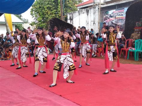 Hal ini juga diakui secara universal dan menjadikan banyak negara di seluruh dunia menjadi kagum dengan masyarakat indonesia. H. Mashuri : Masyarakat Bungo Sangat Cinta Aneka Ragam ...