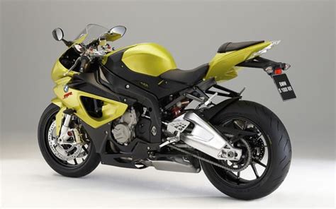 Torque 112 nm at 9. 2010 BMW S1000RR Review & Video - Cycle Canada
