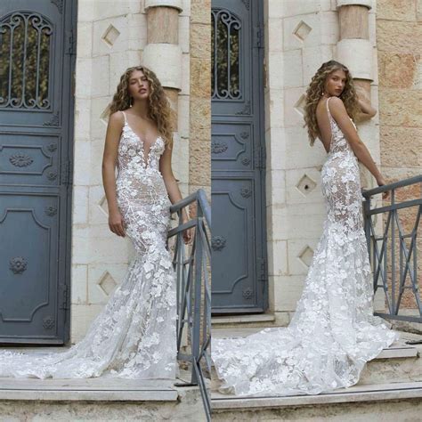Berta 2021 Mermaid Wedding Dresses Plus Size Lace Appliqued Deep V Neck