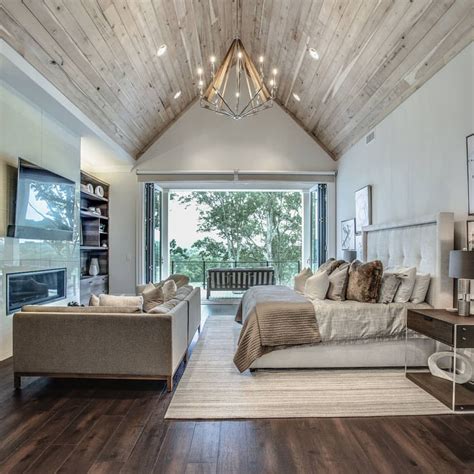 Historically, master has been used to describe a man in an authoritative, disciplinarian position: Here's the definition of curb appeal! 😁 Built by ...