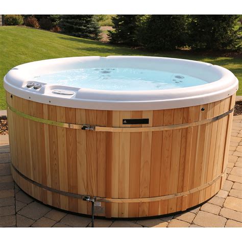 The Royal Luxury Hot Tub