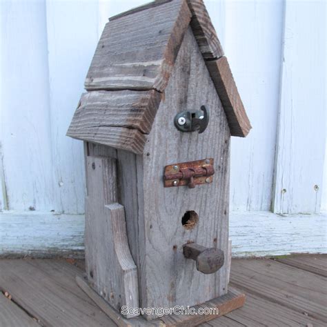 Sign up for free download today‎‎ get easy to build bird house plans: Junky Pallet Wood Birdhouse - Scavenger Chic