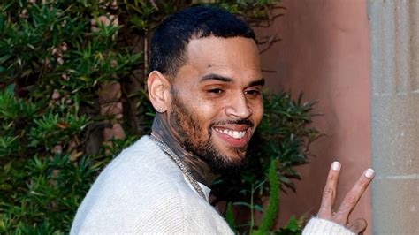 Chris Brown Wiki Biography Age Wife Net Worth Parents And More