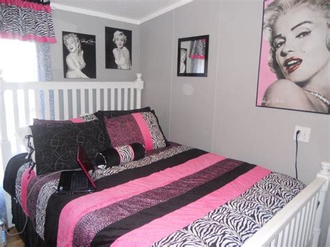 Marilyn monroe is a legend that lives on. Pink, Zebra, & Marilyn Monroe Inspired Bedroom! | LUUUX ...