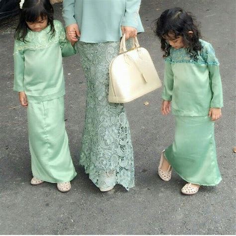 Hai temen2yuk cek desain dapur hijaujangan lupa follow ig aku ya @nimastamayaa. 44+ Ide Populer Baju Kebaya Hijau Mint