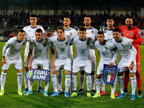Das ist die fußball em 2016. Italien hat 24 Punkte von 8 Spielen bei der EM Quali 2020 ...