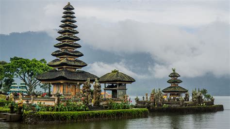 Inilah daftar tempat wisata di indonesia terbaru 2021 rekomendasi traveloka. 10 Tempat Wisata Favorit Wisatawan Indonesia Di Bali