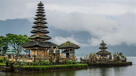 Di dunia selebgram kini kian banyak bermunculan artis indonesia terseksi. 10 Tempat Wisata Favorit Wisatawan Indonesia Di Bali