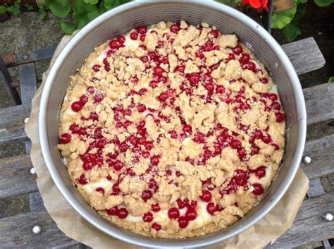 Einfach und schnell gebacken und auch mit anderen früchten ausgezeichnet. Johannisbeer- Pudding- Kuchen | Pudding kuchen ...