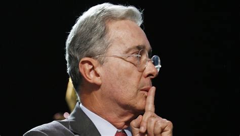 Artículos, videos, fotos y el más completo archivo de noticias de colombia y el mundo sobre álvaro uribe vélez. Álvaro Uribe se retracta de renunciar al Senado de Colombia