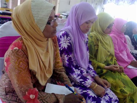 Peringkat organisasi perpustakaan negara malaysia, perpustakaan awam negeri dan pelbagai perpustakaan di kementerian / jabatan / badan berkanun / ipta / penguasa tempatan. BULETIN KEMAS PERAK: BENGKEL PEMANTAPAN TUGAS PENYELIA DAN ...