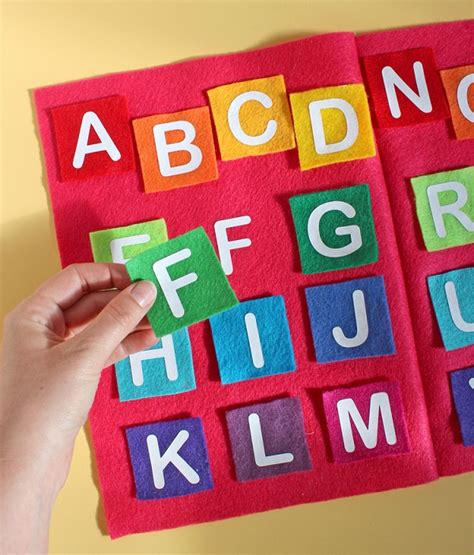 As a parent, you want to limit screen time, but it can be tough to get your modern child to sit and pay attention to o. Tutorial: Felt and transfer vinyl alphabet matching game ...