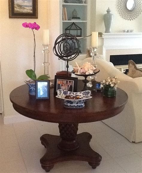 Italian classic bedroom classic design. I've posted a number of pictures of the pineapple table I ...