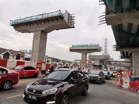 Kini, sebaik tarikh pilihan raya diumumkan, thaksin bertindak lagi, memberi pesan daripada negara teluk untuk mencuba untung batu tenggelam, untung sabut, timbul. Malaysia Setia - Posts | Facebook