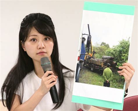 2020年海南高考语文试题及答案 试题 2020年海南高考语文试题 答案 2020年海南高考语文试题答案 相关链接：2020高考试题及答案 | 2020高考作文 | 2020高考成绩查询 |. 台北美女议员被指像古代人 变发型引网友热议_新浪新闻