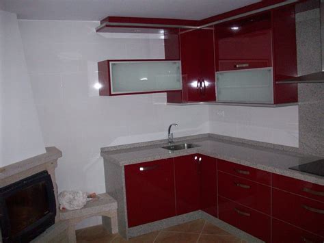 Con una amplia experiencia en el sector del mueble, nuestra empresa mugloma s.l se dedica al diseño, fabricación y montaje de muebles a medida en toledo y su área de influencia, realizando principalmente. Foto: Muebles Cocina en Formica Muebles Brillo de ...