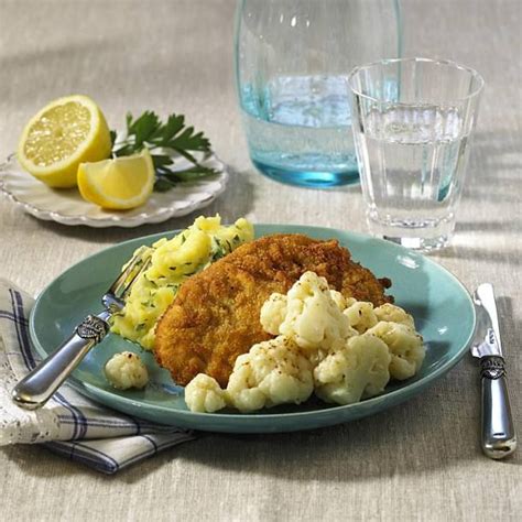 · keine lust, klassische panierte schnitzel zu essen? Schnitzel Wiener Art mit Blumenkohl Rezept | LECKER ...