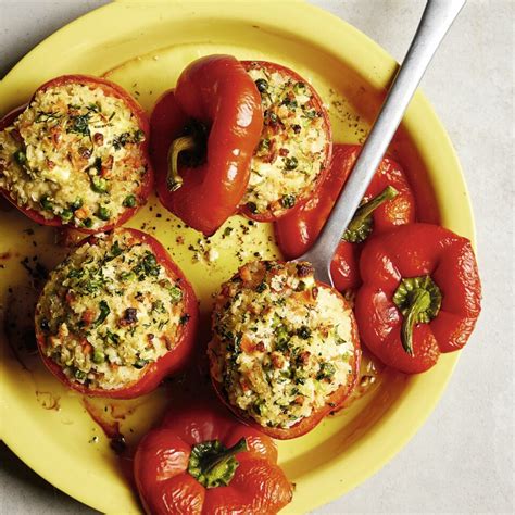 Gefüllte Paprika mit Reis und Feta Rezept