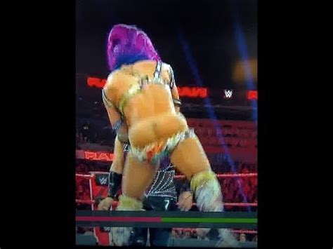 Sasha Banks Suffers Wardrobe Malfunction On WWE RAW WATCH VIDEO YouTube