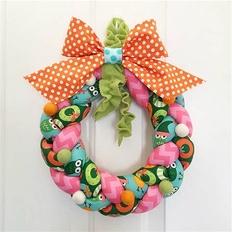 Make A Pretty Braided Fabric Christmas Wreath Quilting Digest