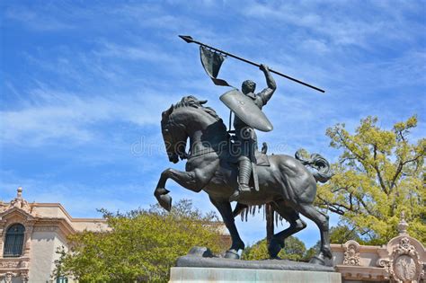 Pro) se queda con la gobernación y vence al exintendente marco antonio díaz (rn). Estatua De Rodrigo Diaz De Vivar Foto de archivo - Imagen ...