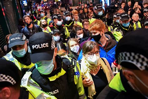 greta thunberg mobbed upon cop26 arrival in glasgow the washington post