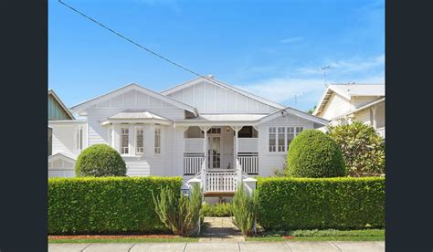 Open plan is the generic term used in architectural and interior design for any floor plan that makes use of large, open spaces and minimizes the use of small, enclosed rooms such as private offices. 15 Jolly Street, Clayfield, Qld 4011 - House for Sale ...