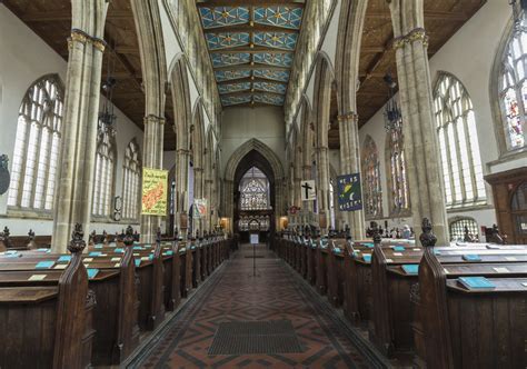Interior Holy Trinity Church Hull © Jhannan Briggs Geograph