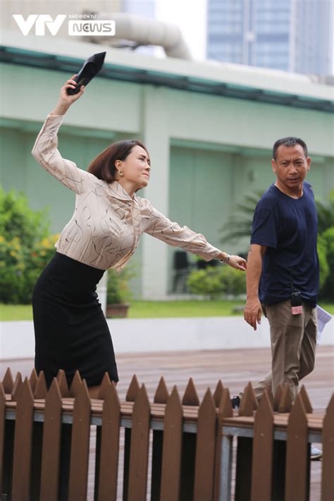 Diễn biến chi tiết sẽ có trong tập 2 phim hướng dương ngược nắng, phát sóng lúc 21h30 tối nay, 15/12 trên kênh vtv3. Hậu trường hài hước Hồng Đăng chia tay Hồng Diễm ở "Hướng ...