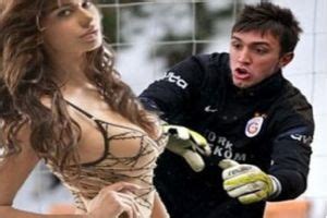 Maybe you would like to learn more about one of these? "GALATASARAYLI MUSLERA İLE ÇİFT KALE MAÇ YAPTIK ...