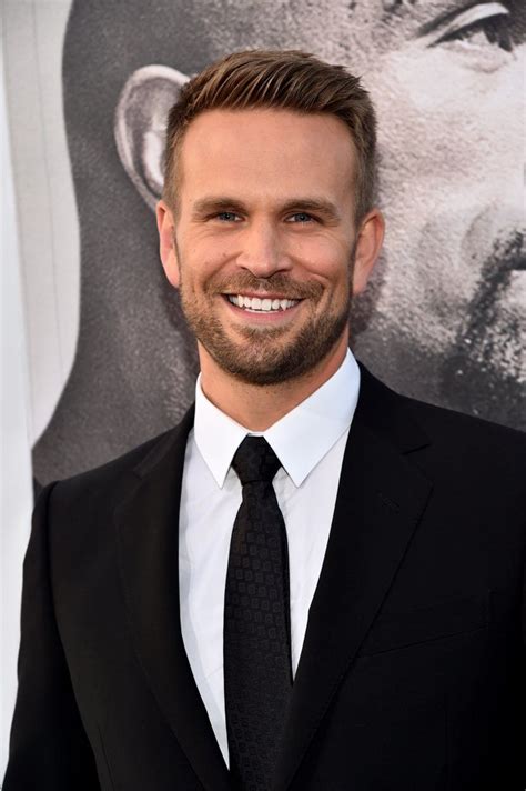 Matt wants to marry d.j., showing stephanie his engagement ring on the plane to steve's wedding. John Brotherton as Dr. Matt Harmon | Fuller house cast ...