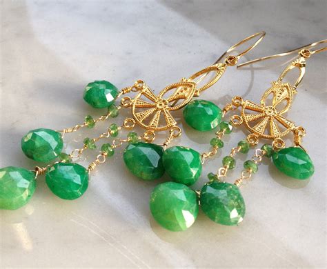 What Color Best Compliments Emerald Green - Emerald Green Color