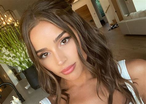 Olivia Culpo Stuns In New Photos, Shows Off Her Cartier Watch ...