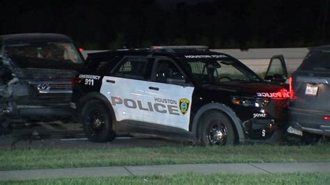 Houston Officer Hospitalized And Off Duty Officer Resigns Charged With Dwi After Crashing Into